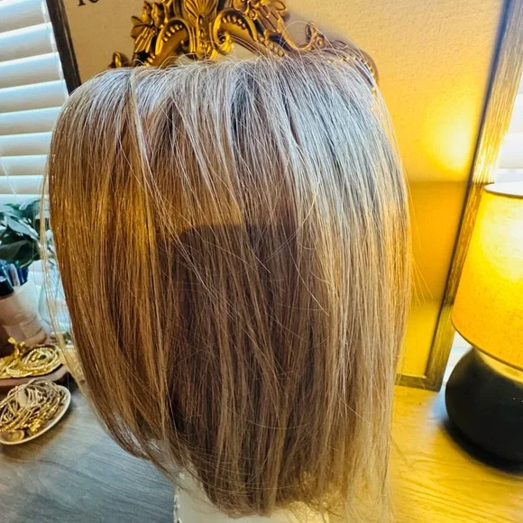 Raquel Welch  Shaded Wheat Cruise Control Women's Wig - Picture 2 of 5